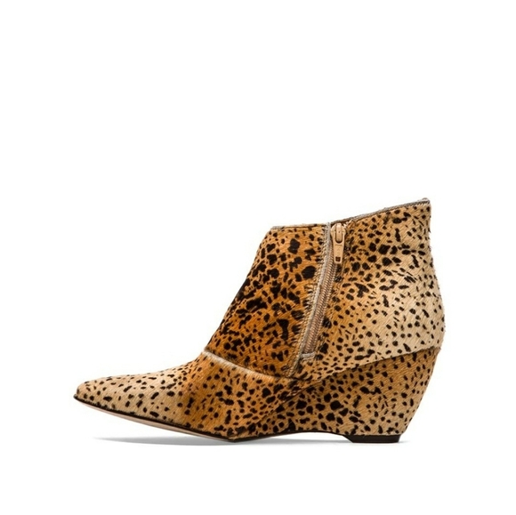 Matisse Nugent Wedge Bootie with Cow - Picture 2 of 13